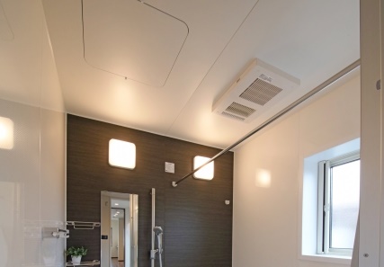 お風呂は天井から掃除すると上手くいく